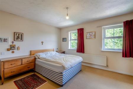 8650755-interior17.jpg