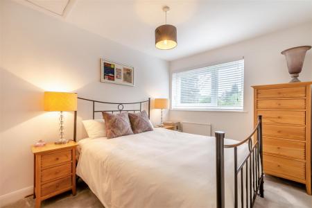 8651011-interior21.jpg