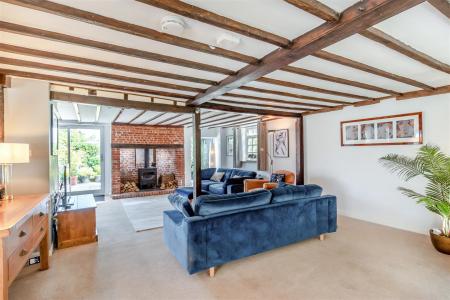 8653506-interior18.jpg