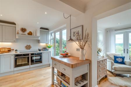 8653942-interior06.jpg