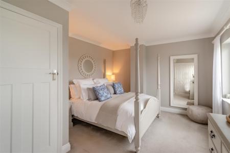 8653942-interior22.jpg