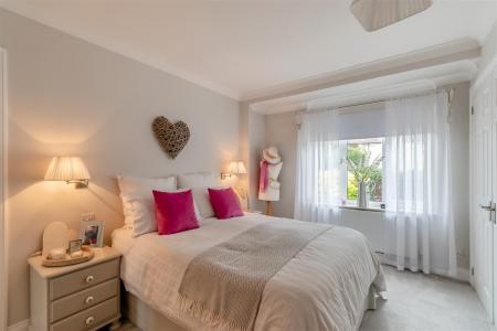 8653942-interior18.jpg