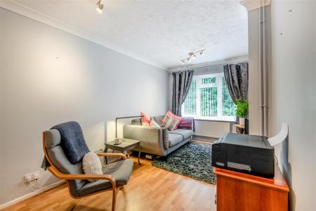 8651747-interior14.jpg