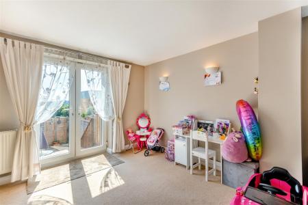 8655029-interior18.jpg