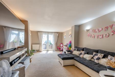 8655029-interior16.jpg