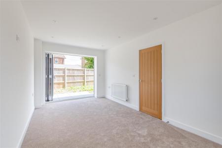 8655834-interior15.jpg
