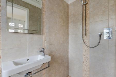 8658190-interior01.jpg