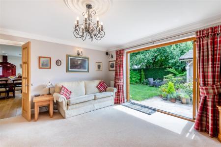 8659289-interior11.jpg