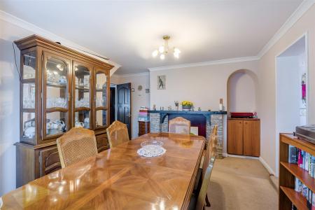 8665568-interior04.jpg