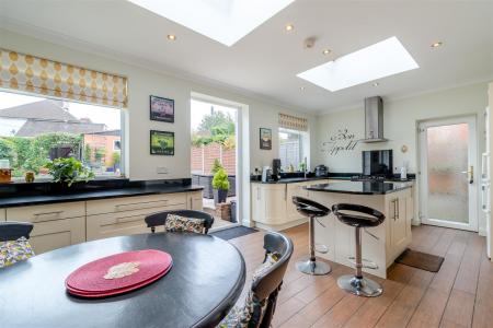 8664282-interior09.jpg