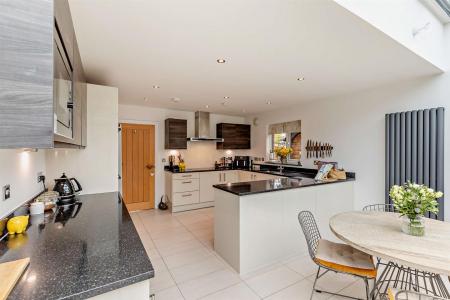 8667321-interior13-800.jpg