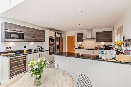 8667321-interior12-800.jpg