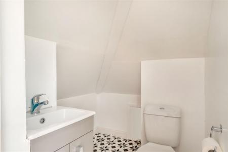 Ensuite Cloakroom