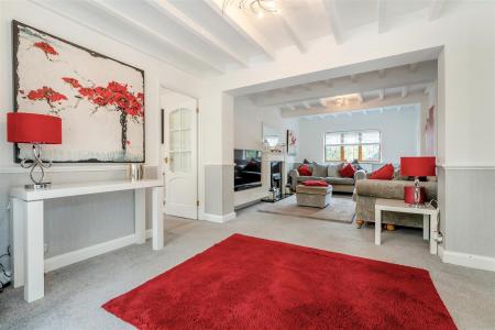 8639429-interior11.jpg