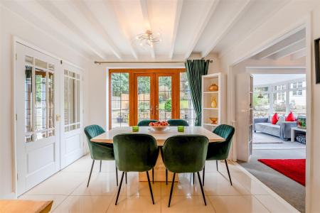 8639429-interior15.jpg