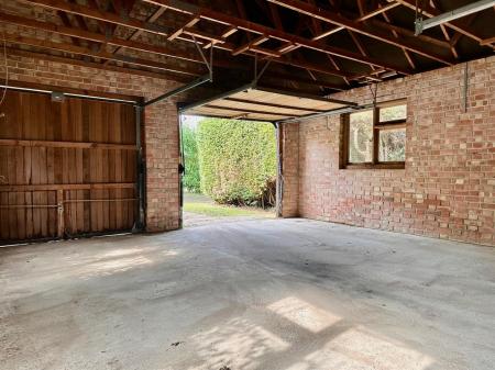 Garage 2.jpg