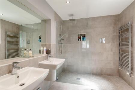 8645914-interior30.jpg
