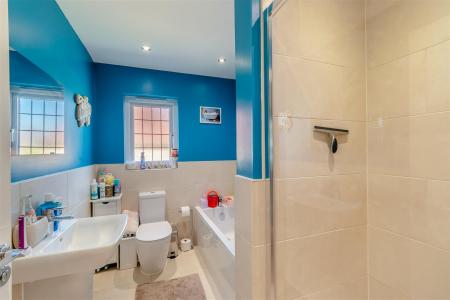 8645914-interior17.jpg