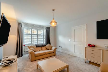 8645914-interior02.jpg