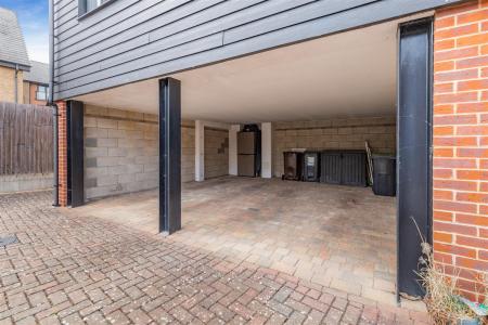 8647609-exterior08.jpg