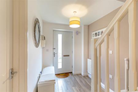 8647609-interior02.jpg