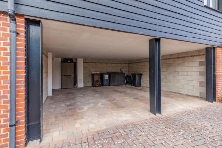 8647609-exterior07.jpg