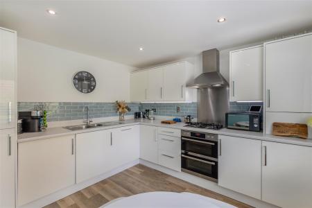 8647609-interior07.jpg