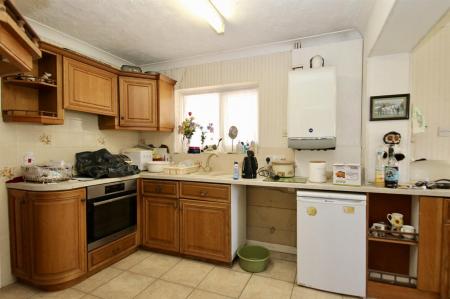 Kitchen 2.jpg
