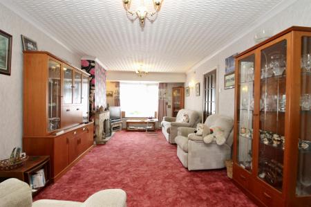 Living room 4.jpg
