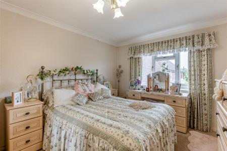 8649083-interior1.jpg