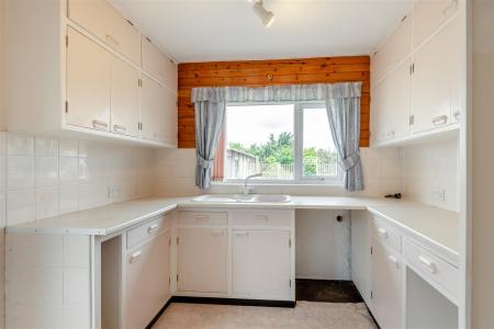 8649382-interior15.jpg