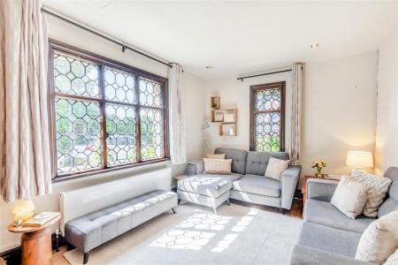 8649125-interior03.jpg