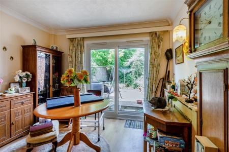 8650746-interior10.jpg