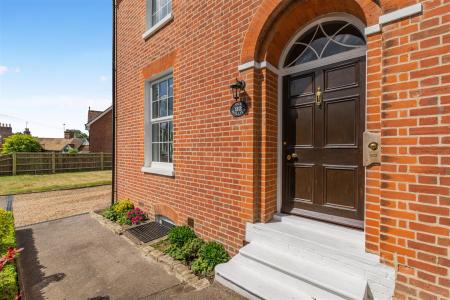 8650923-exterior07.jpg
