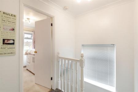 8652484-interior06.jpg