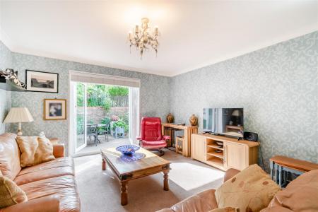 8653238-interior02.jpg