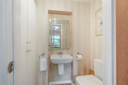 8653238-interior10.jpg