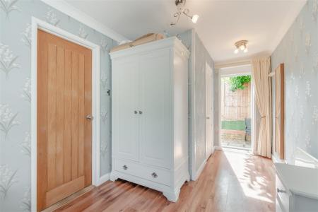 8653238-interior04.jpg