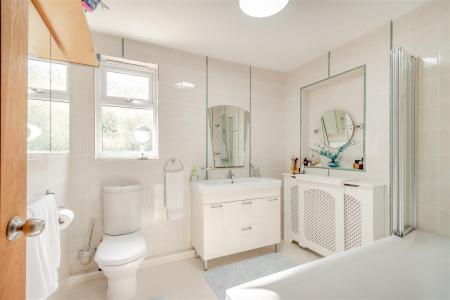 8653238-interior16.jpg