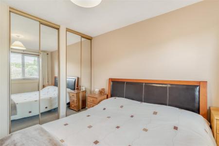 8653779-interior16.jpg