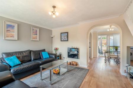 8653779-interior02.jpg