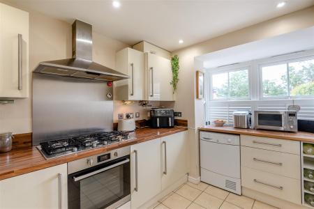 8655469-interior10.jpg