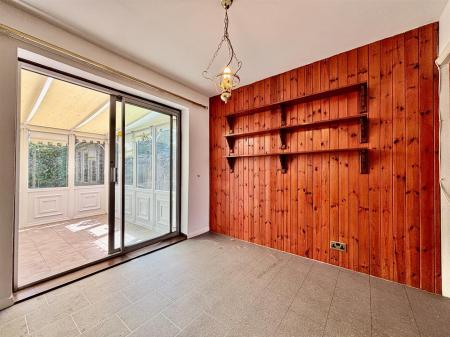 Dining area 2.jpg