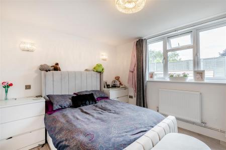 8656984-interior18.jpg