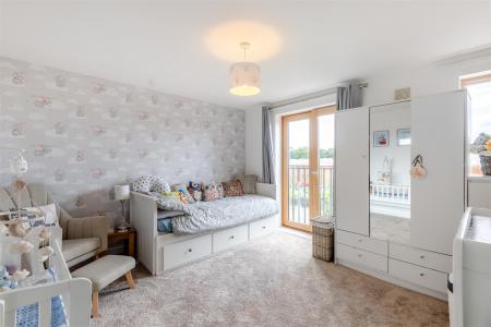 8656197-interior01.jpg