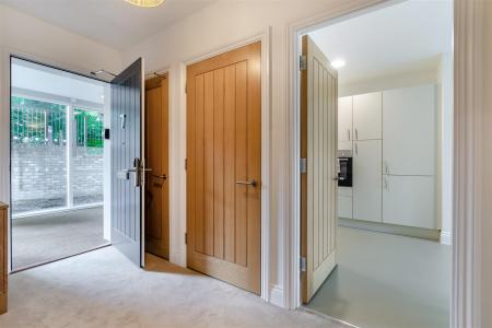 8658266-interior14.jpg