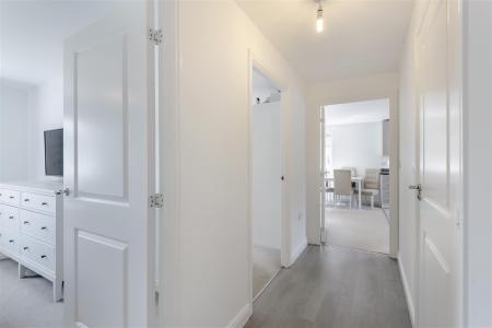 8659086-interior08.jpg