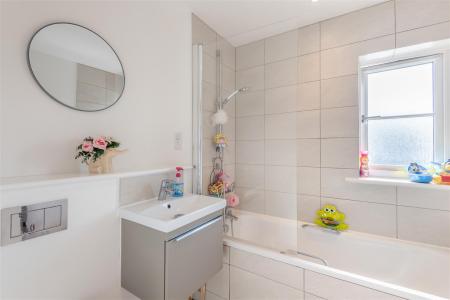 8660212-interior20.jpg