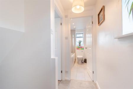 8660190-interior15.jpg