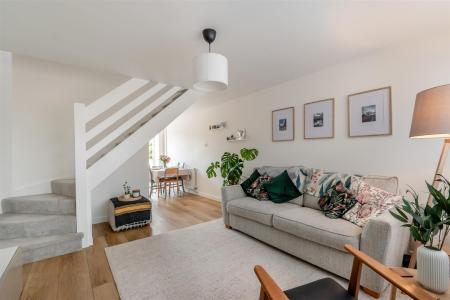 8660190-interior01.jpg